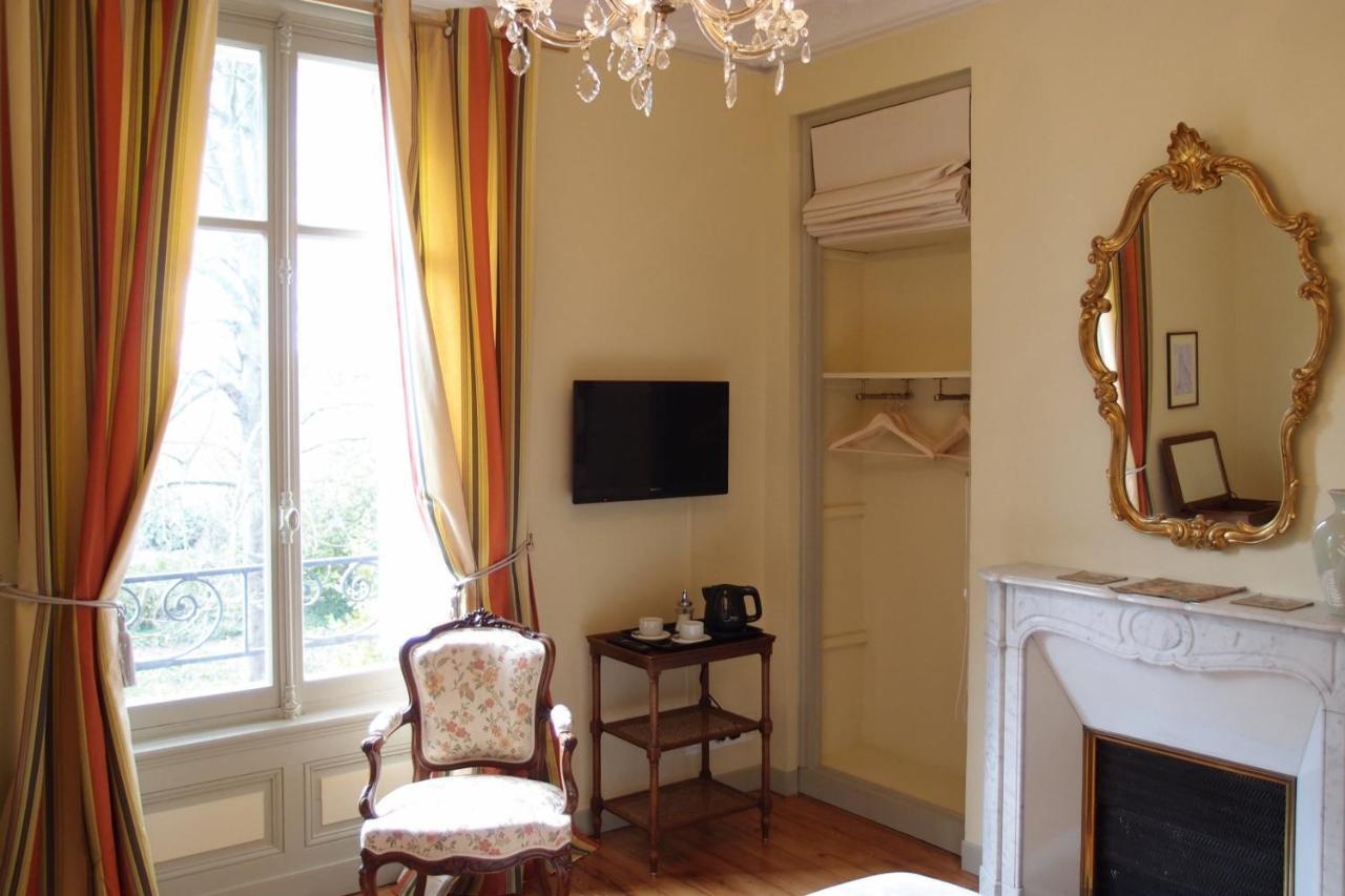 Château de Launay Mery-Corbon Phòng bức ảnh