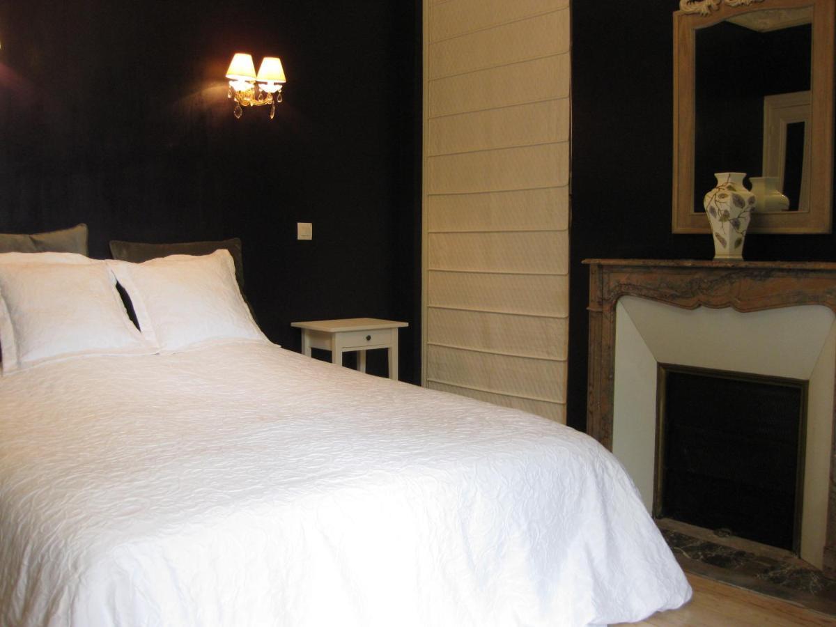 Château de Launay Mery-Corbon Phòng bức ảnh