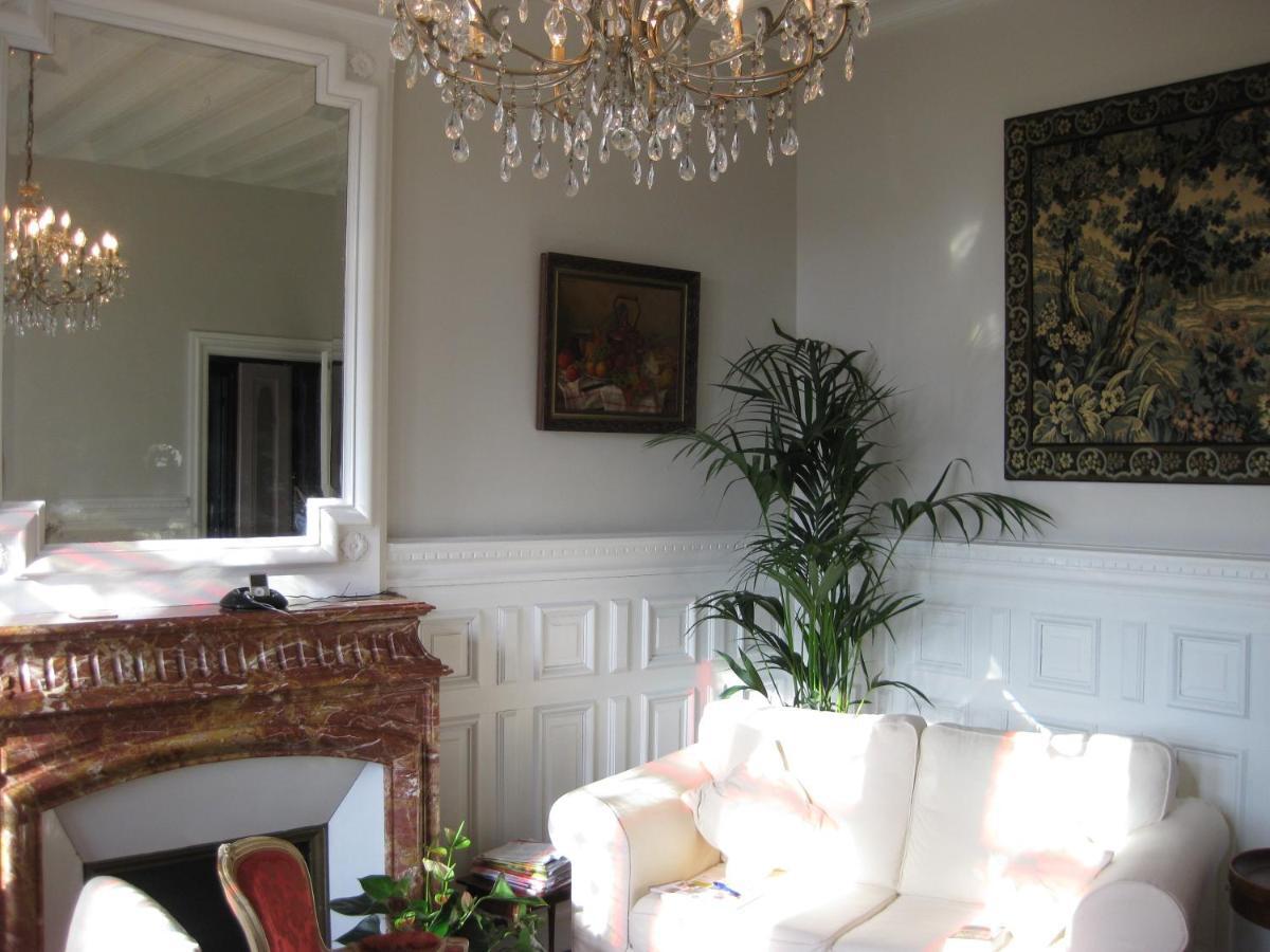 Château de Launay Mery-Corbon Ngoại thất bức ảnh